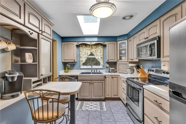 $349,900 | 607 Westland Drive, Greensburg, PA 15601