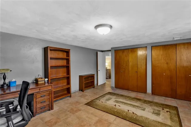 a view of a livingroom with furniture