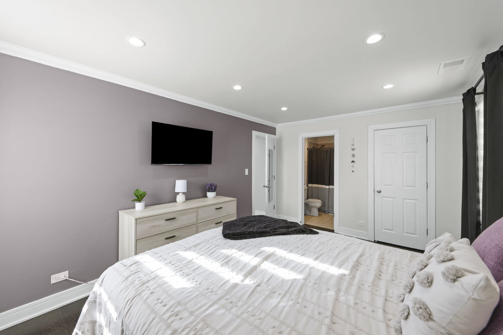 2050 Lancaster Circle, Unit 201D Naperville, IL 60565 - Photo 16 of 36