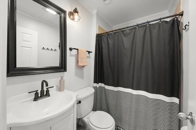 $275,000 | 2050 Lancaster Circle, Unit 201D, Naperville, IL 60565