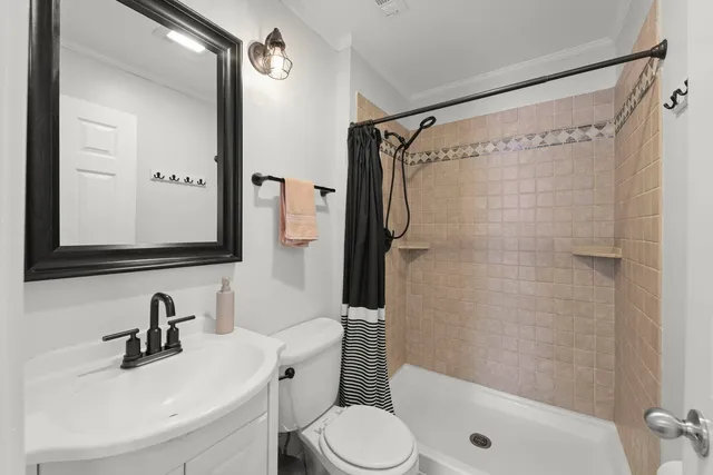 $275,000 | 2050 Lancaster Circle, Unit 201D, Naperville, IL 60565