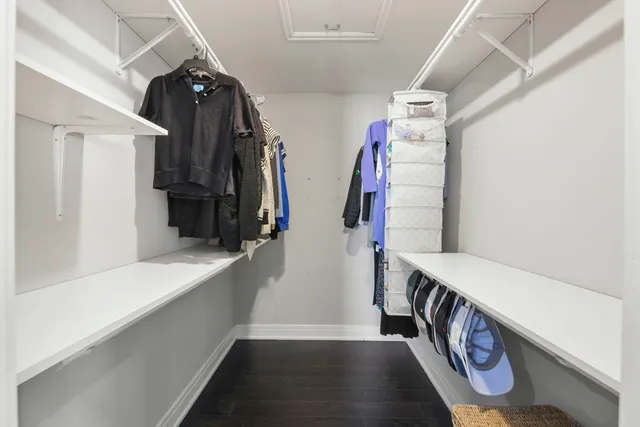 $275,000 | 2050 Lancaster Circle, Unit 201D, Naperville, IL 60565