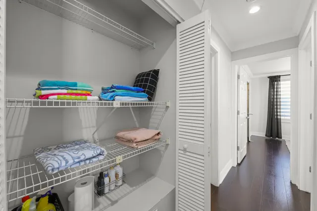 $275,000 | 2050 Lancaster Circle, Unit 201D, Naperville, IL 60565