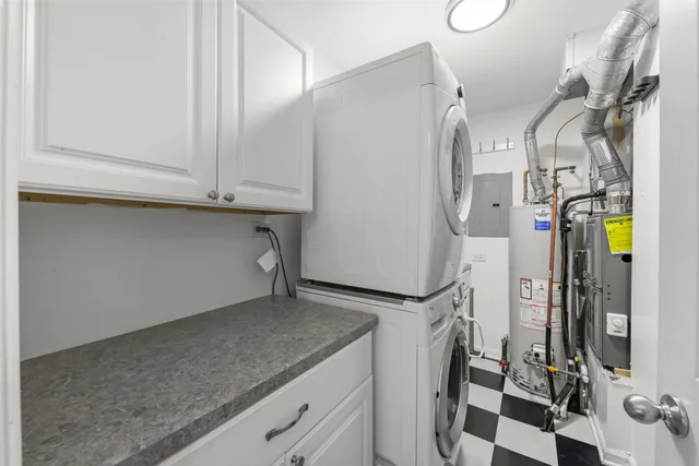 $275,000 | 2050 Lancaster Circle, Unit 201D, Naperville, IL 60565