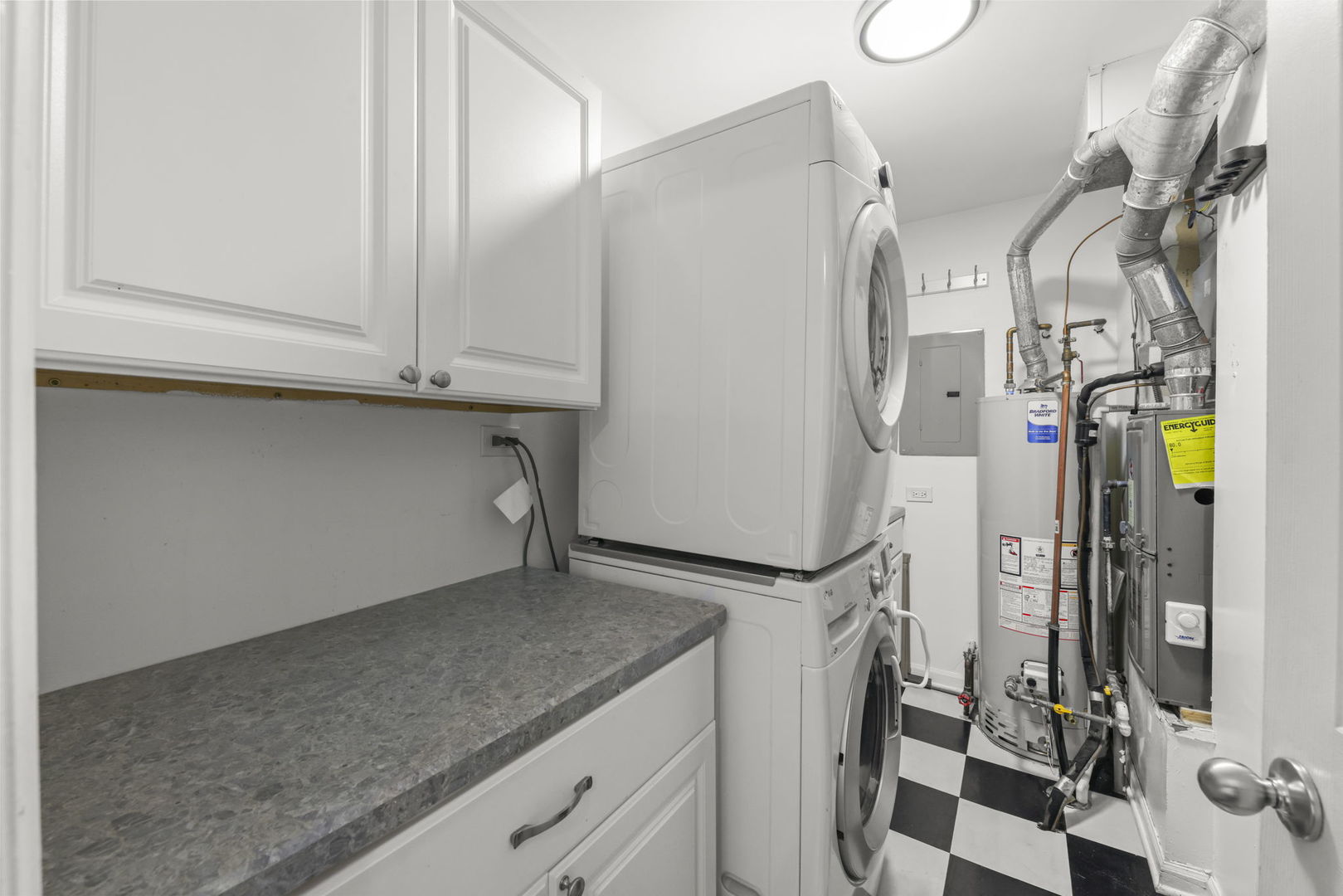 2050 Lancaster Circle, Unit 201D Naperville, IL 60565 - Photo 24 of 36