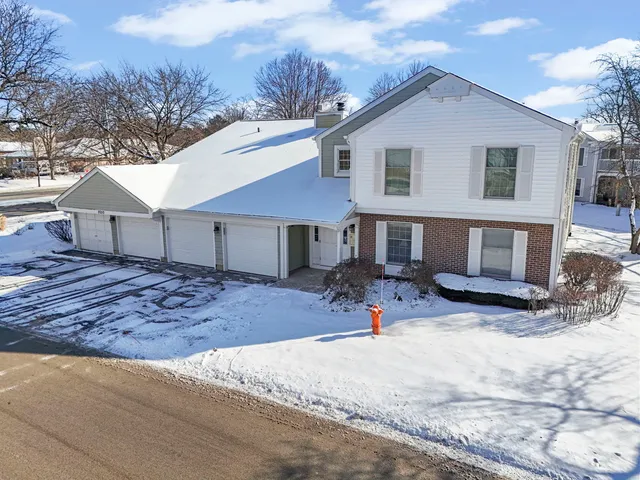 $275,000 | 2050 Lancaster Circle, Unit 201D, Naperville, IL 60565