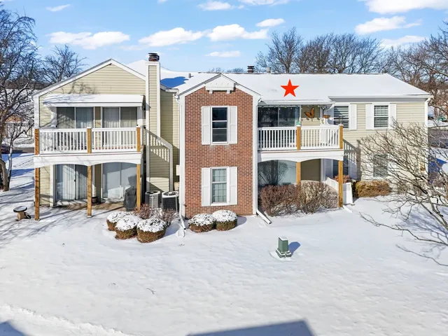 $275,000 | 2050 Lancaster Circle, Unit 201D, Naperville, IL 60565