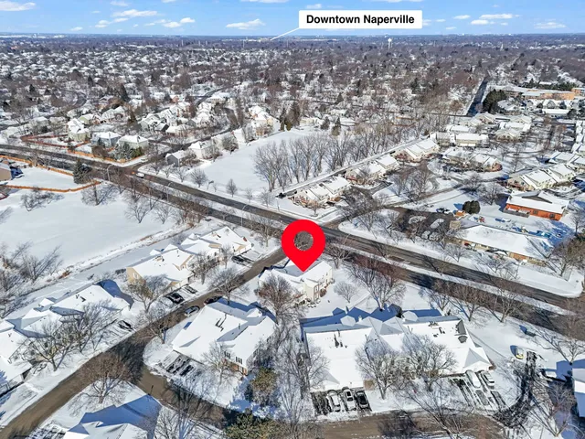 $275,000 | 2050 Lancaster Circle, Unit 201D, Naperville, IL 60565