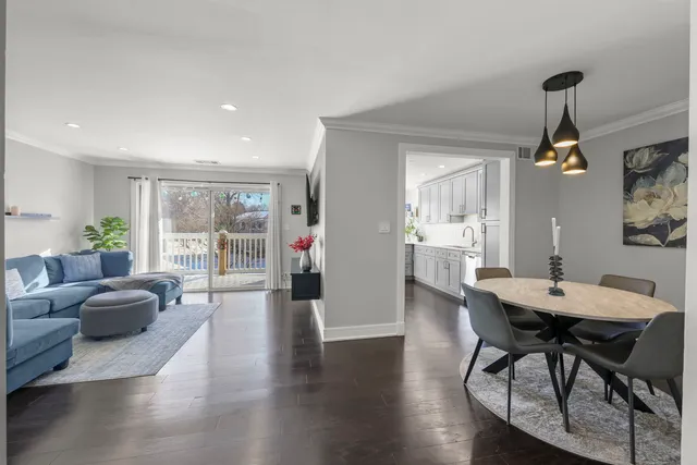 $275,000 | 2050 Lancaster Circle, Unit 201D, Naperville, IL 60565