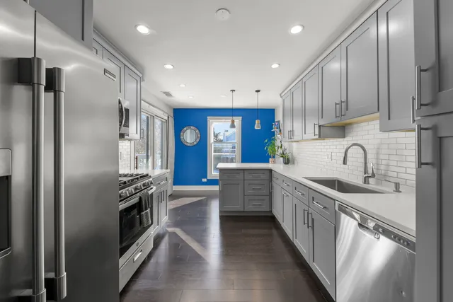 $275,000 | 2050 Lancaster Circle, Unit 201D, Naperville, IL 60565