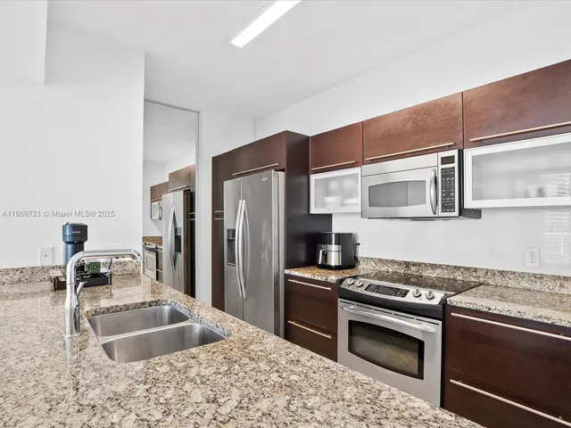 $4,600 | 951 Brickell Avenue, Unit 3707, Miami, FL 33131