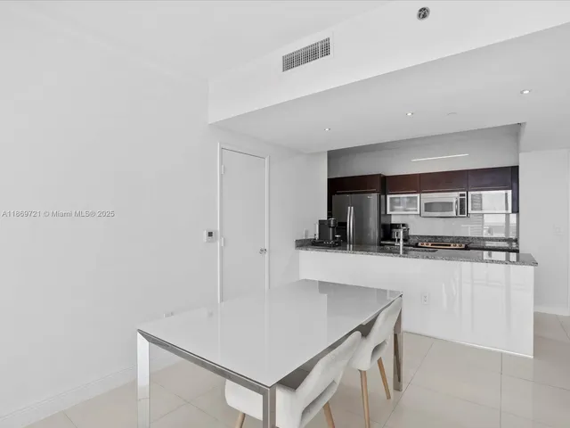 $4,600 | 951 Brickell Avenue, Unit 3707, Miami, FL 33131