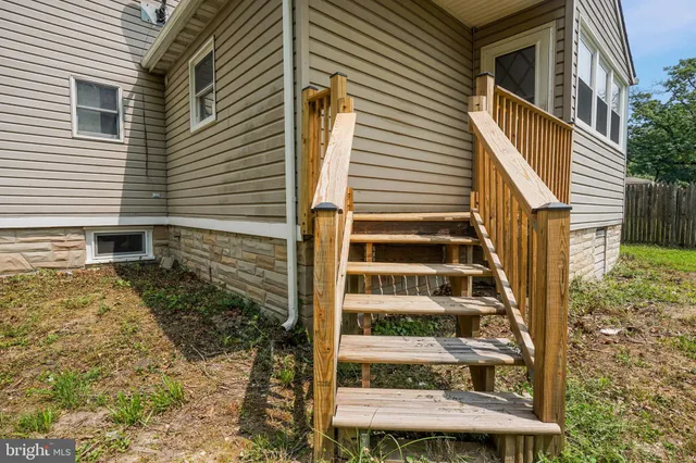 wooden floor in an empty room with wooden floor