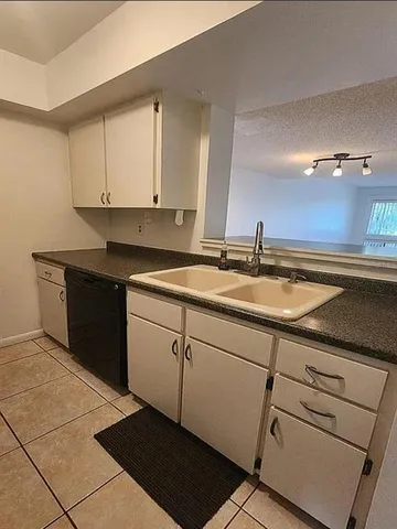 $149,995 | 6124 Peregrine Avenue, Unit D06, Orlando, FL 32819