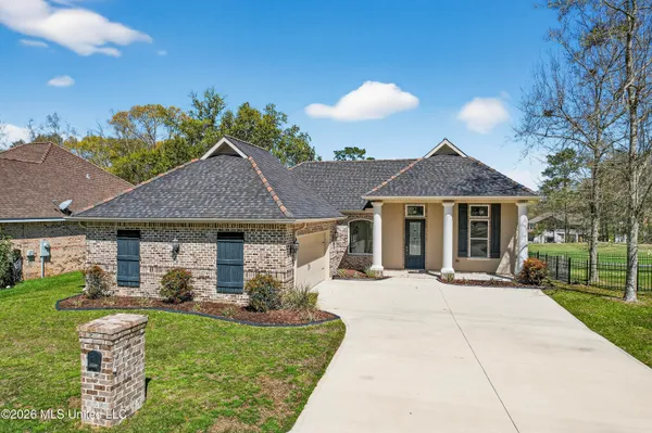 $349,900 | 87116 Highpoint Drive, Diamondhead, MS 39525