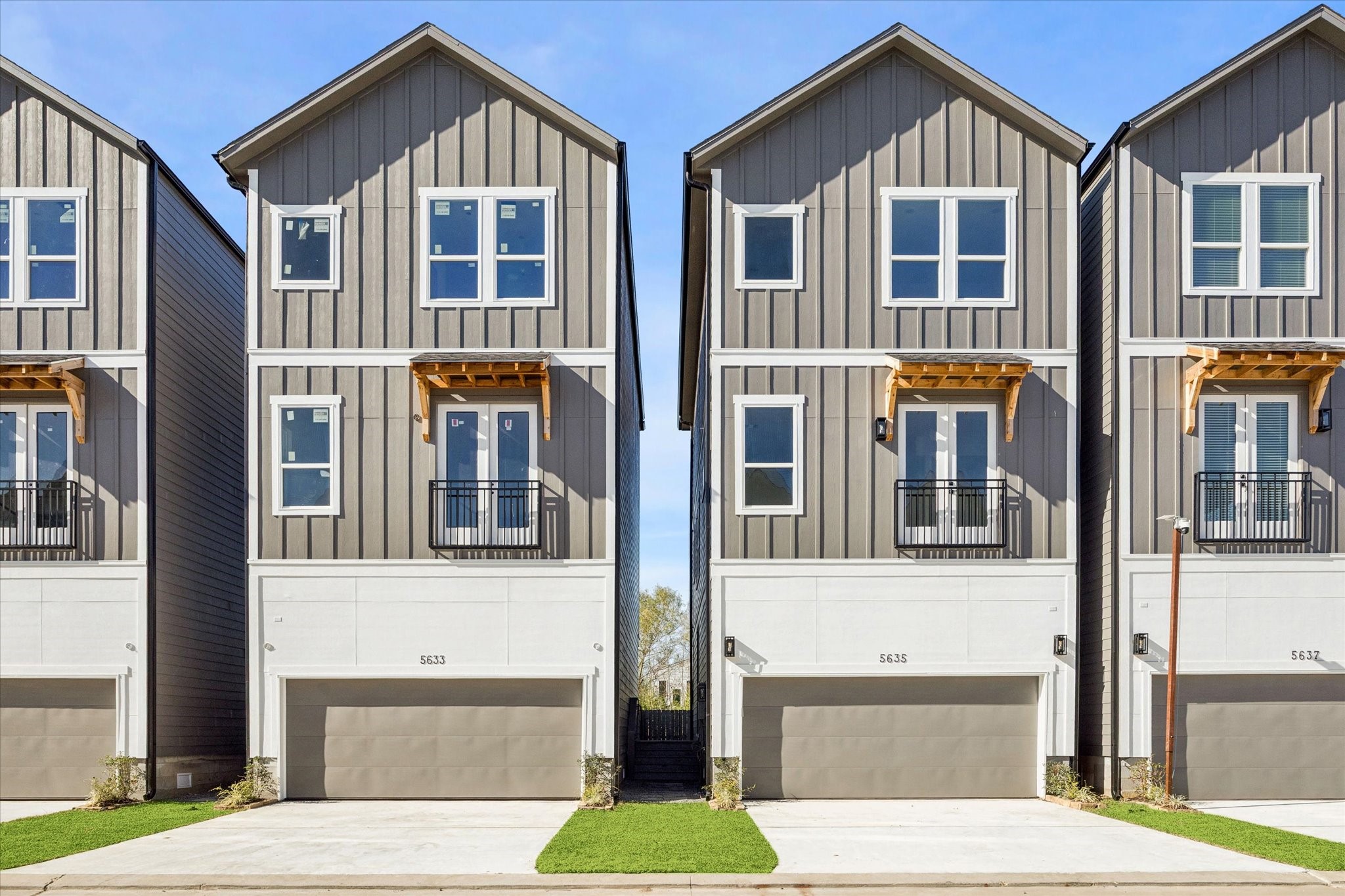 5631 Azores Houston, TX 77091 - Photo 9 of 38