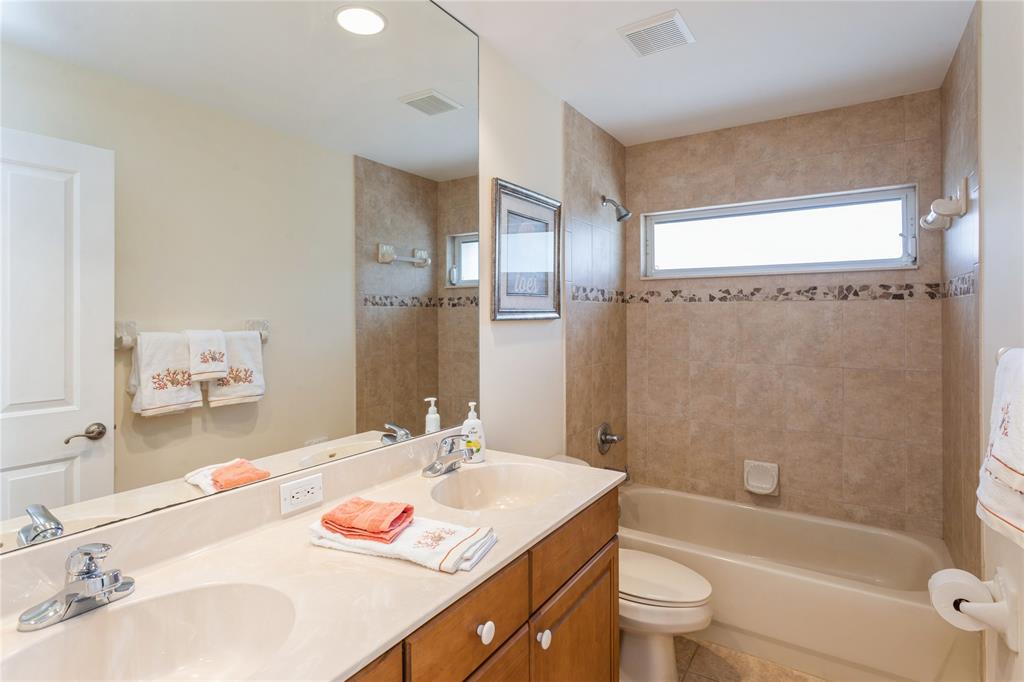 8121 Southwest Yachtsmans Drive Stuart, FL 34997 - Photo 18 of 30 GUEST BATHROOM