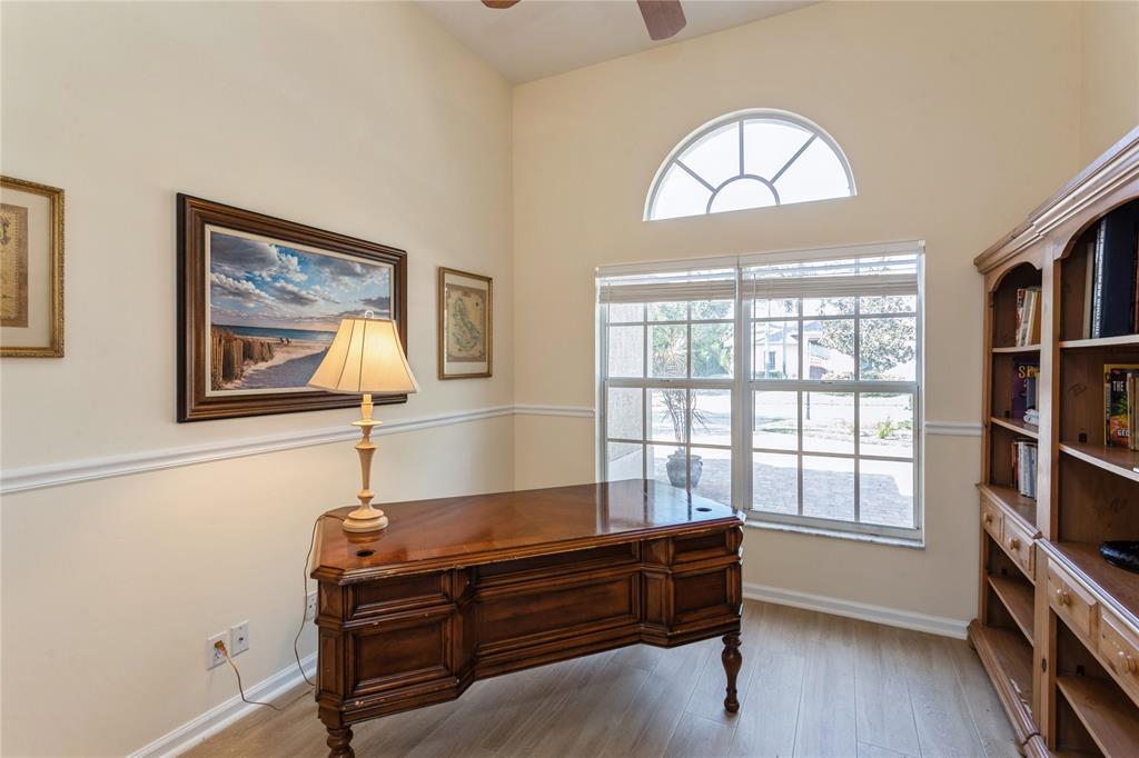 8121 Southwest Yachtsmans Drive Stuart, FL 34997 - Photo 8 of 30 PLENTY OF NATURAL LIGHT