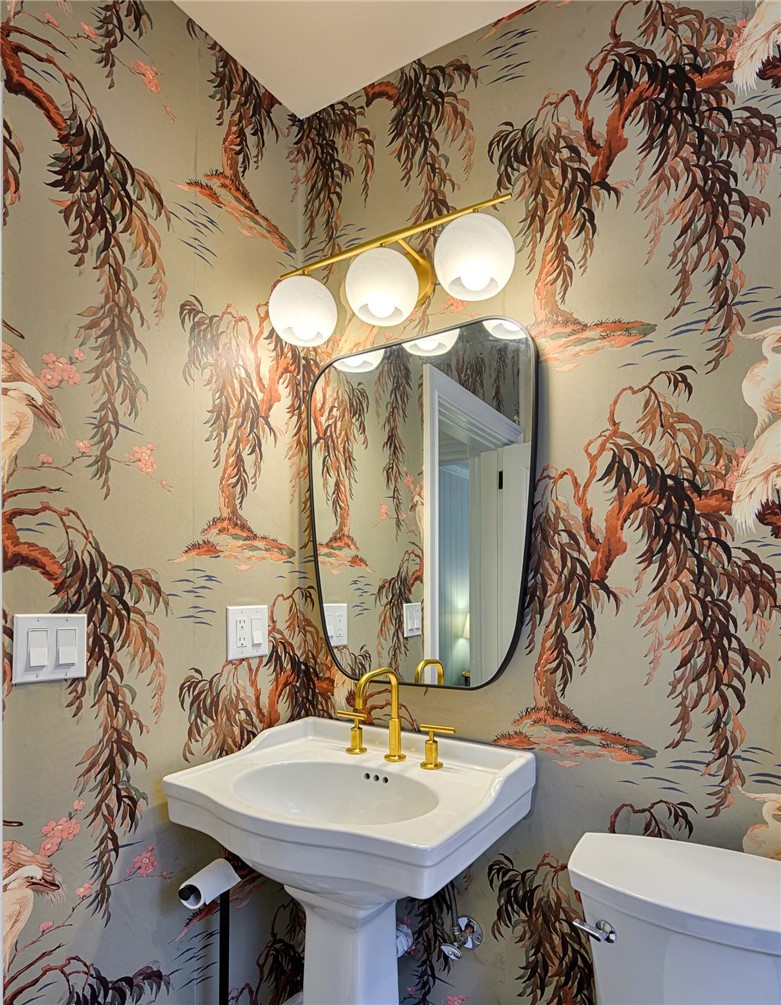 461 Spring Street Newport, RI 02840 - Photo 16 of 17