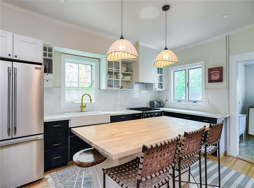 461 Spring Street Newport, RI 02840 - Photo 5 of 17