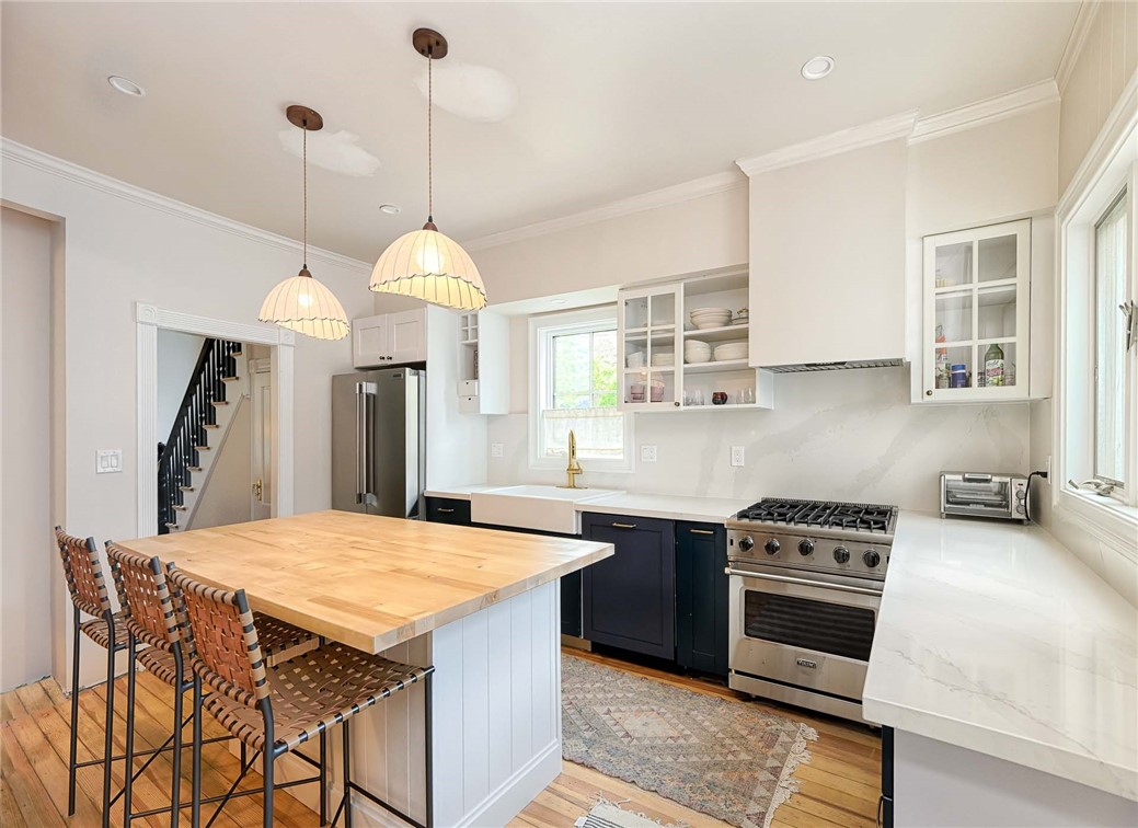 461 Spring Street Newport, RI 02840 - Photo 7 of 17