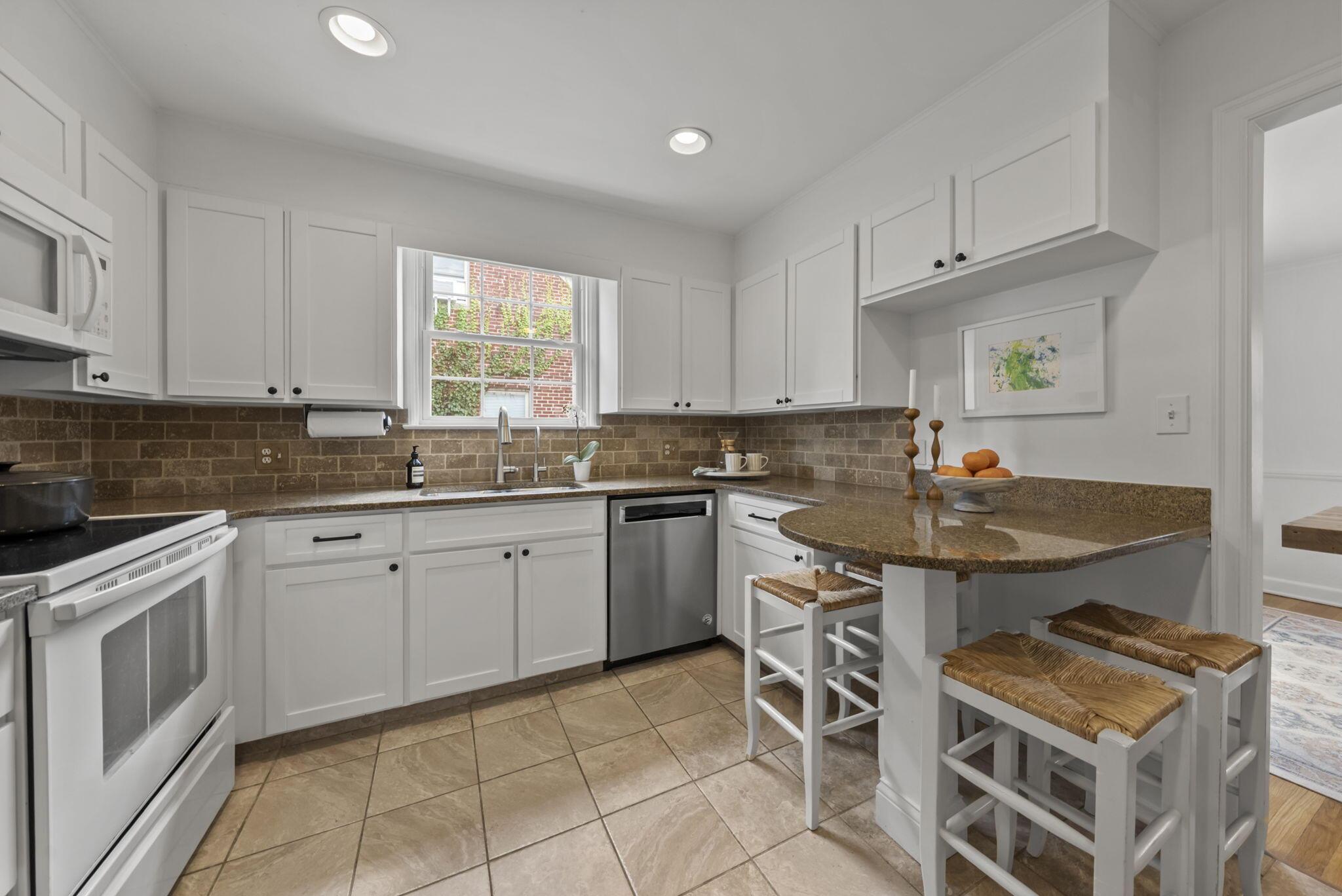 2636 Welsford Road Upper Arlington, OH 43221 - Photo 14 of 49 Kitchen