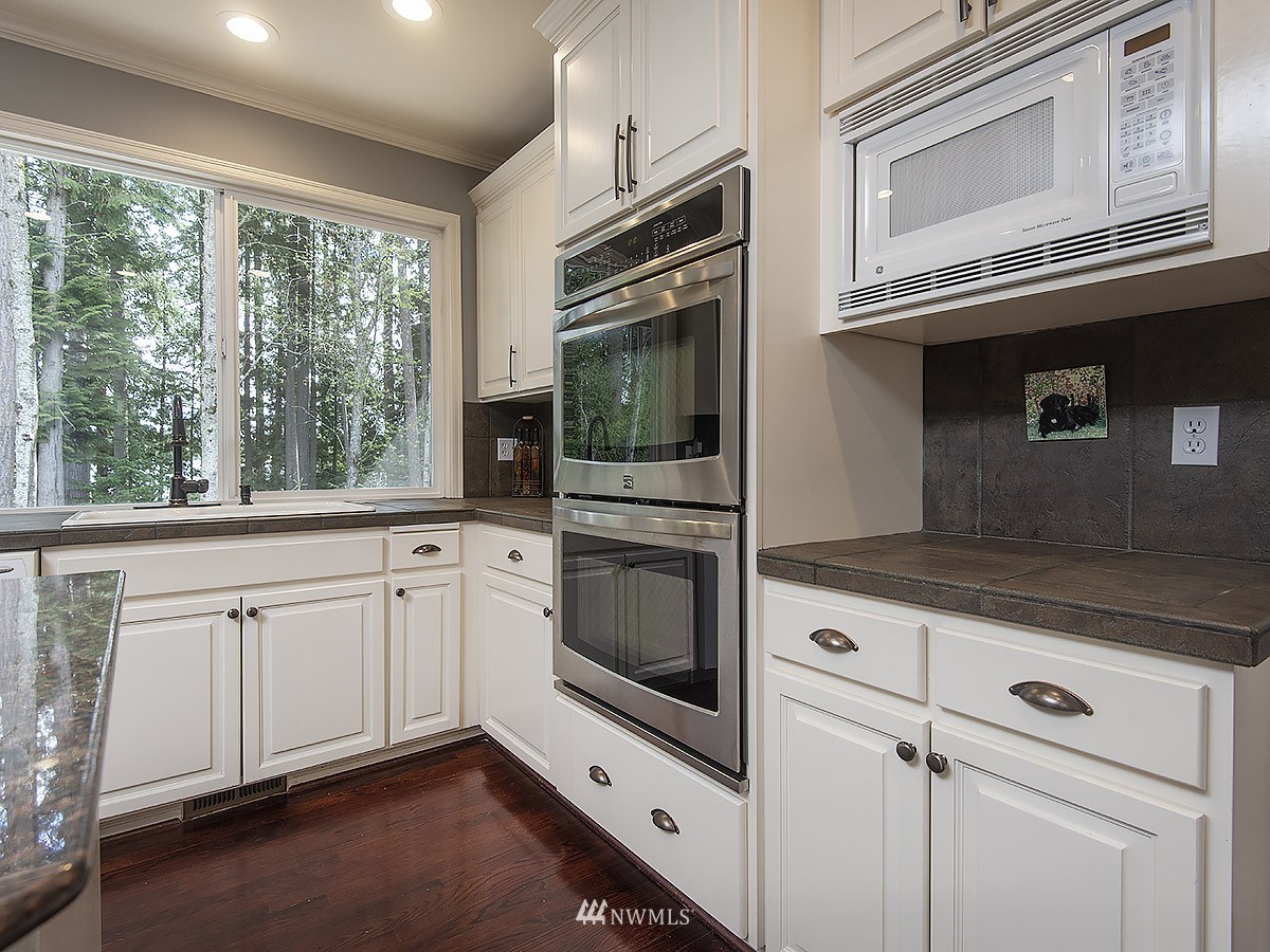 21421 31st Avenue Southeast Bothell, WA 98021 - Photo 12 of 40 Gallery Image 12