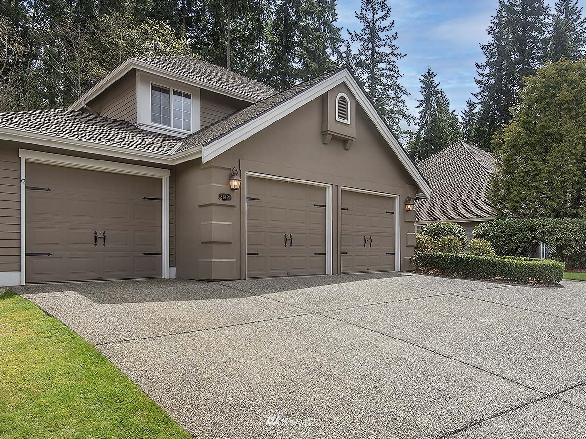 21421 31st Avenue Southeast Bothell, WA 98021 - Photo 3 of 40 Gallery Image 3