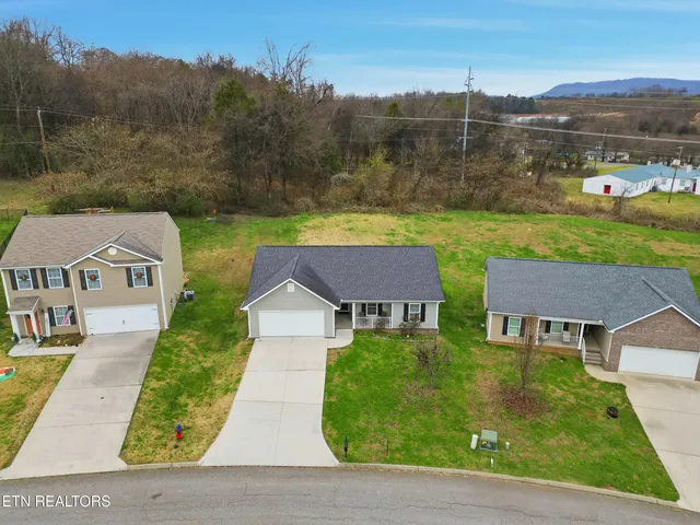 $319,000 | 2125 Bluebonnet Drive, Mascot, TN 37806