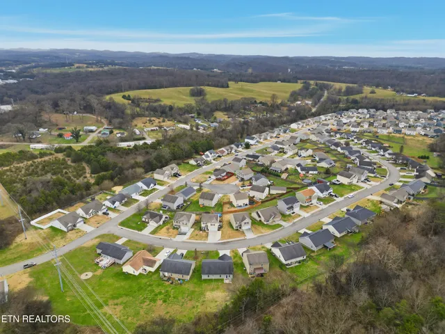 $319,000 | 2125 Bluebonnet Drive, Mascot, TN 37806