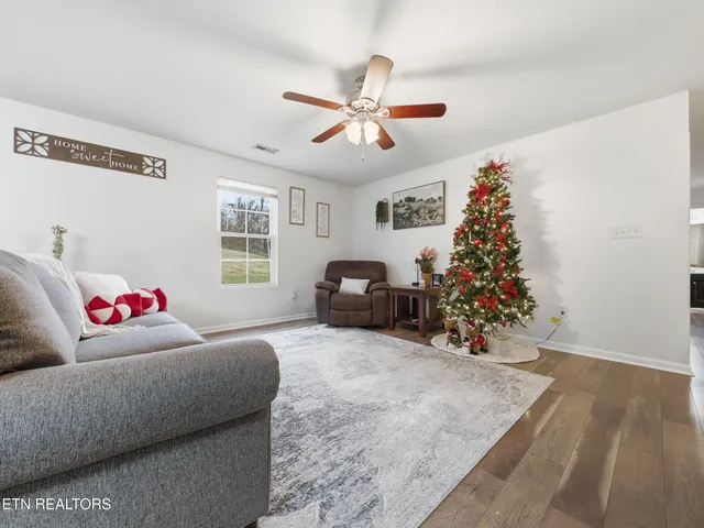 $319,000 | 2125 Bluebonnet Drive, Mascot, TN 37806