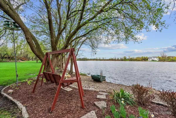 $1,250,000 | 4 Mohawk Drive, South Barrington, IL 60010
