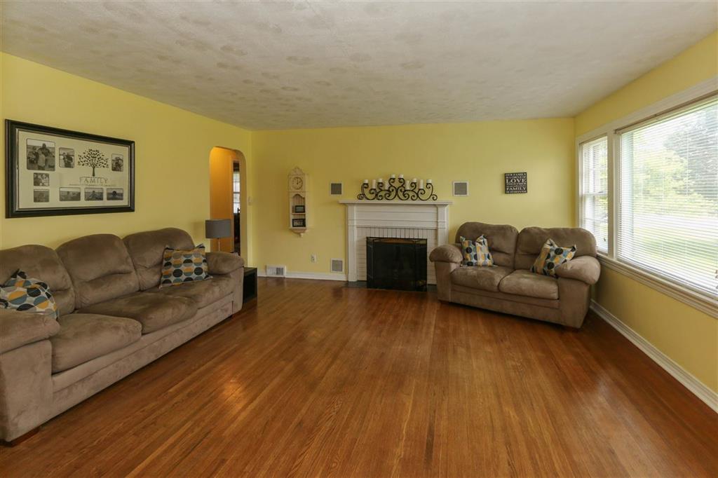 1581 Westgate Road Seymour, IN 47274 - Photo 3 of 18 Gallery Image 3