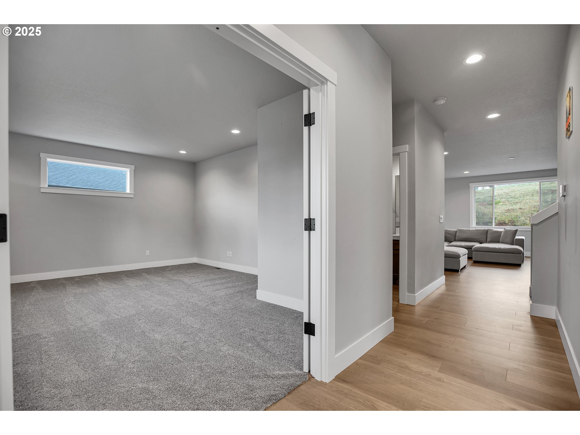 38249 Mulberry Street Sandy, OR 97055 - Photo 3 of 44 a view of a living room