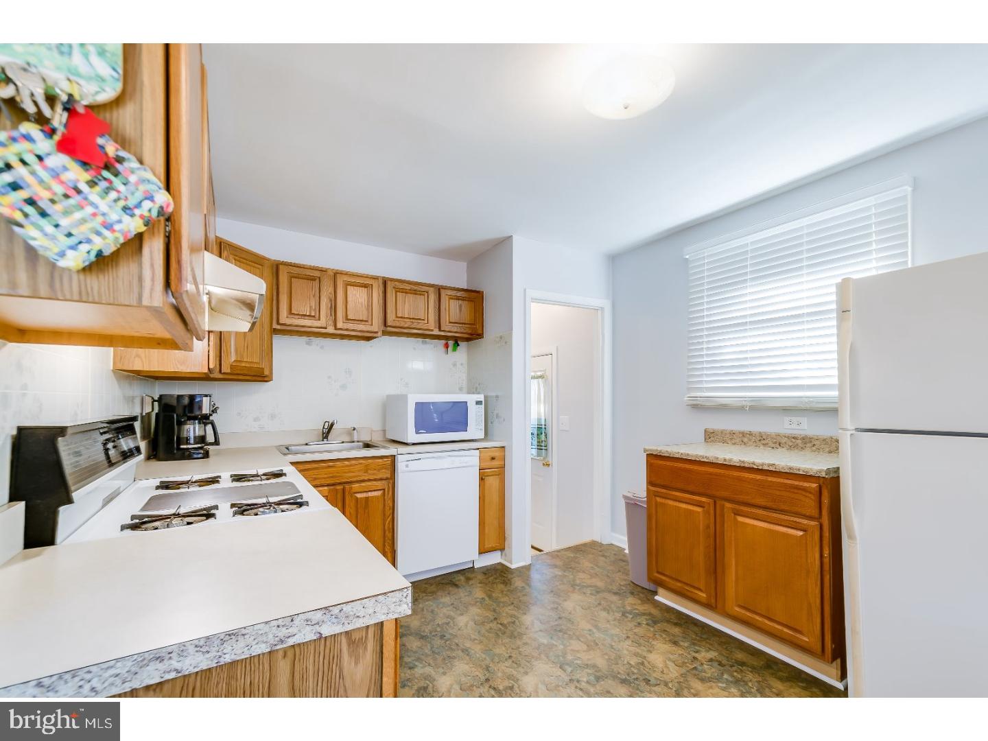 330 Ridgway Street Mount Holly, NJ 08060 - Photo 3 of 20 Gallery Image 3