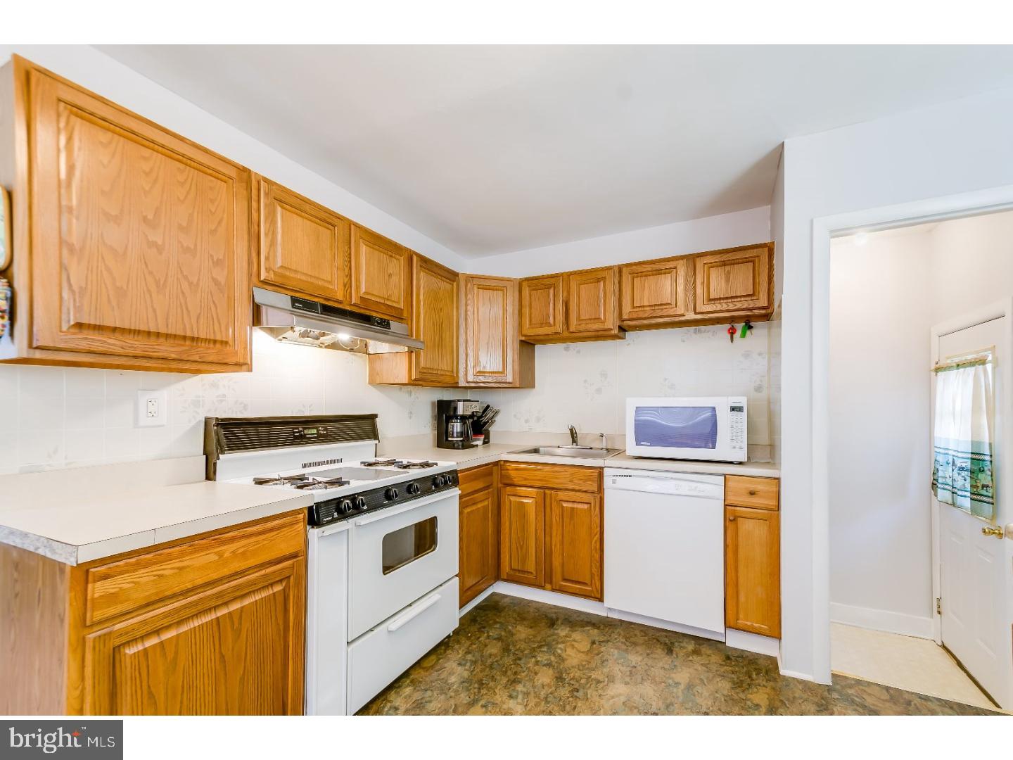 330 Ridgway Street Mount Holly, NJ 08060 - Photo 4 of 20 Gallery Image 4