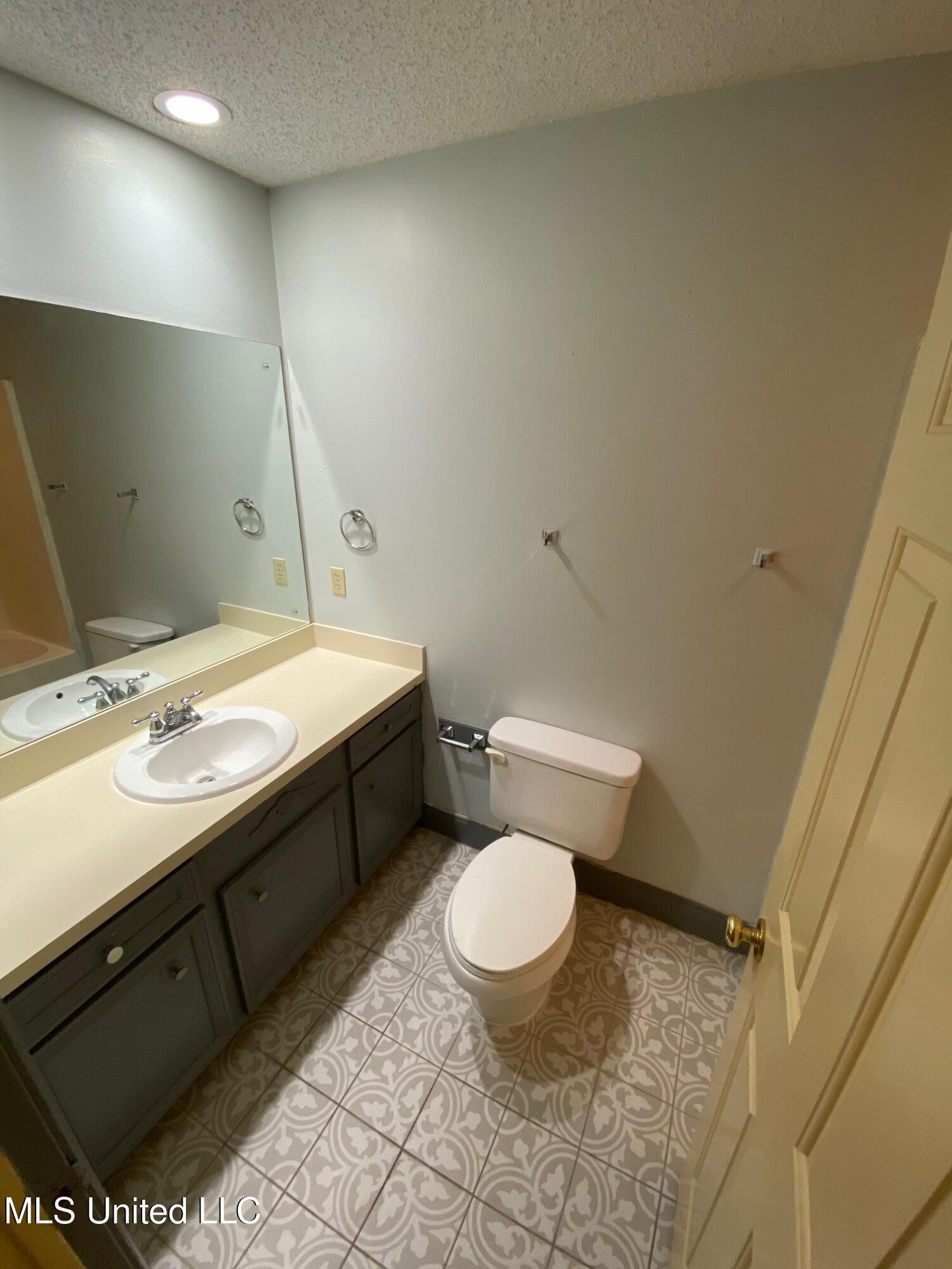 2306 River Oaks Boulevard Jackson, MS 39211 - Photo 6 of 8 original (6)