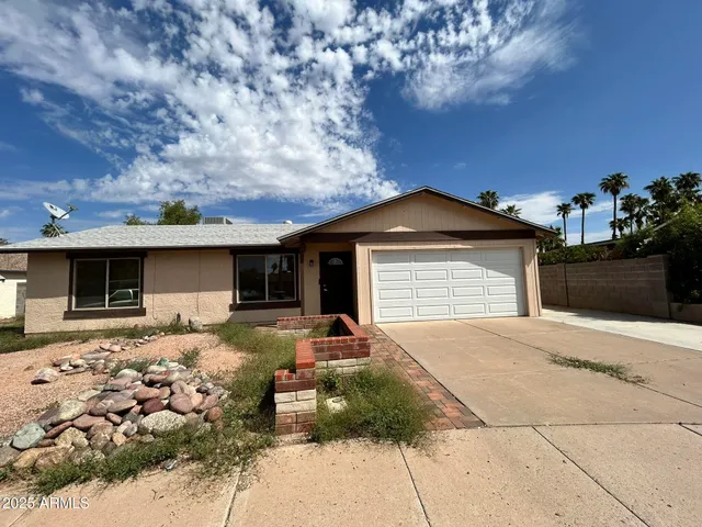 $1,995 | 523 North Los Feliz Drive, Chandler, AZ 85226