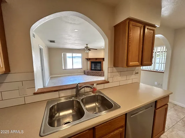 $1,995 | 523 North Los Feliz Drive, Chandler, AZ 85226