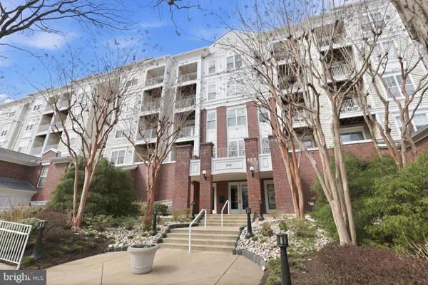 $515,000 | 1641 International Drive, Unit 114, McLean, VA 22102
