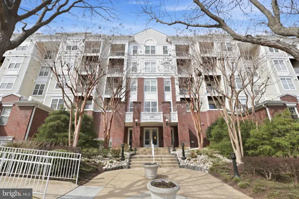 $515,000 | 1641 International Drive, Unit 114, McLean, VA 22102
