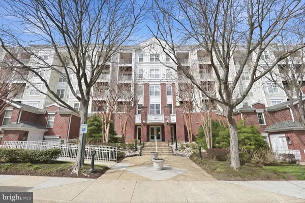 $515,000 | 1641 International Drive, Unit 114, McLean, VA 22102