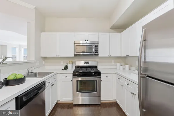 $515,000 | 1641 International Drive, Unit 114, McLean, VA 22102