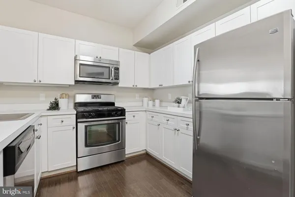 $515,000 | 1641 International Drive, Unit 114, McLean, VA 22102
