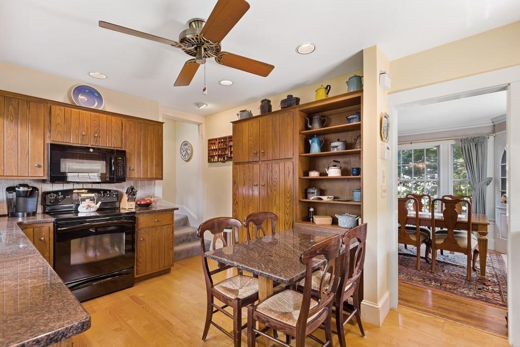 25 Lakeview Road Winchester, MA 01890 - Photo 13 of 42