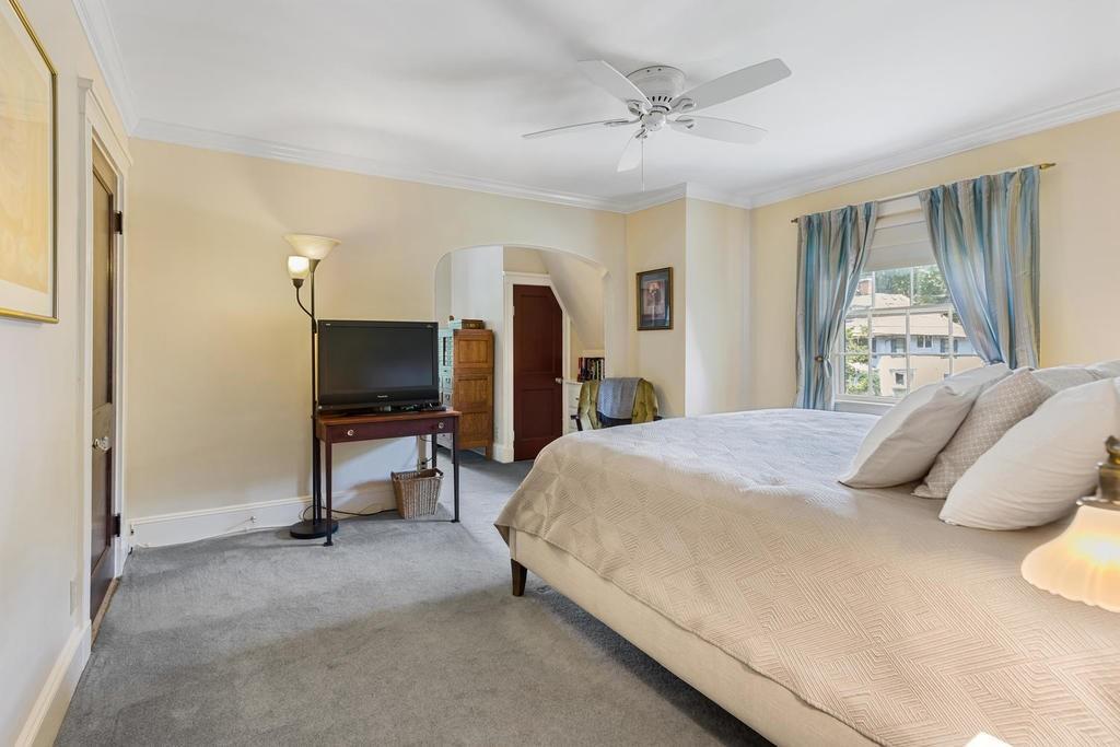 25 Lakeview Road Winchester, MA 01890 - Photo 16 of 42