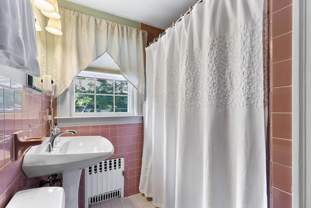 25 Lakeview Road Winchester, MA 01890 - Photo 23 of 42