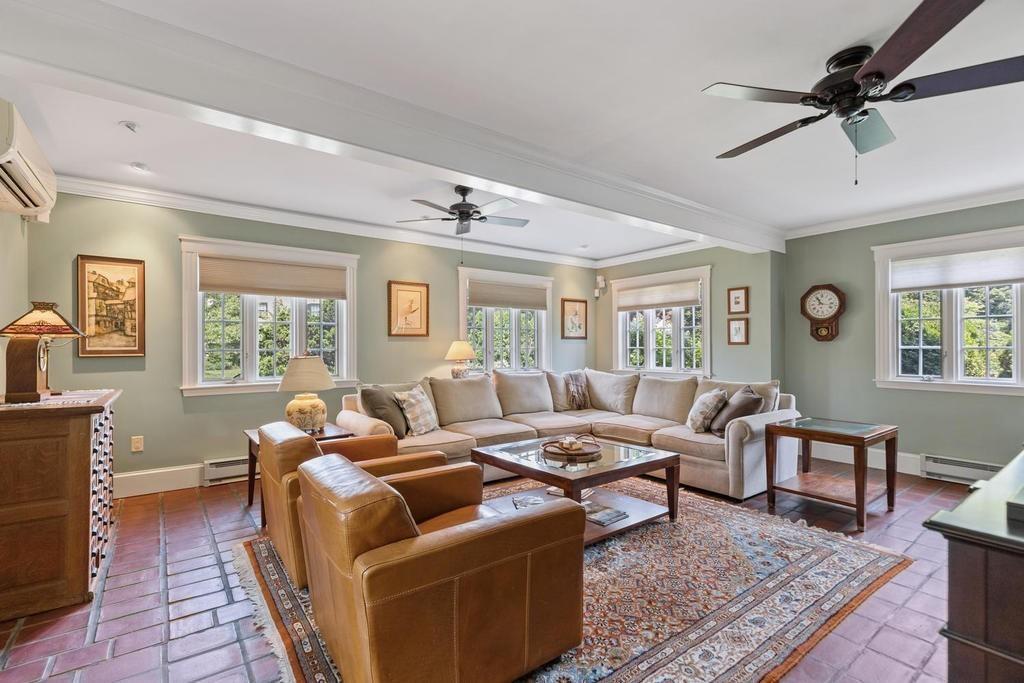 25 Lakeview Road Winchester, MA 01890 - Photo 7 of 42