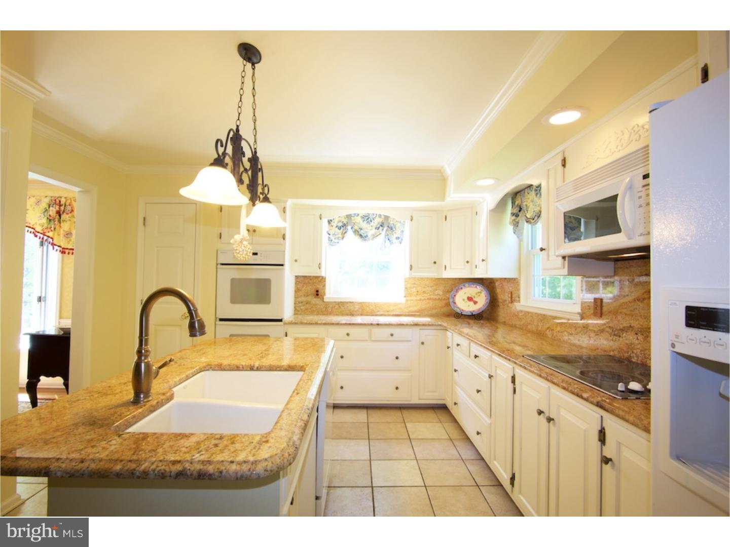 305 Oxford Road Villanova, PA 19085 - Photo 7 of 25 Kitchen