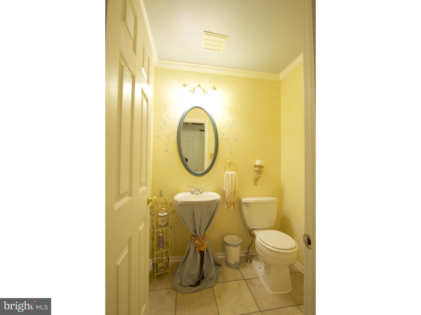 305 Oxford Road Villanova, PA 19085 - Photo 10 of 25 Half Bath